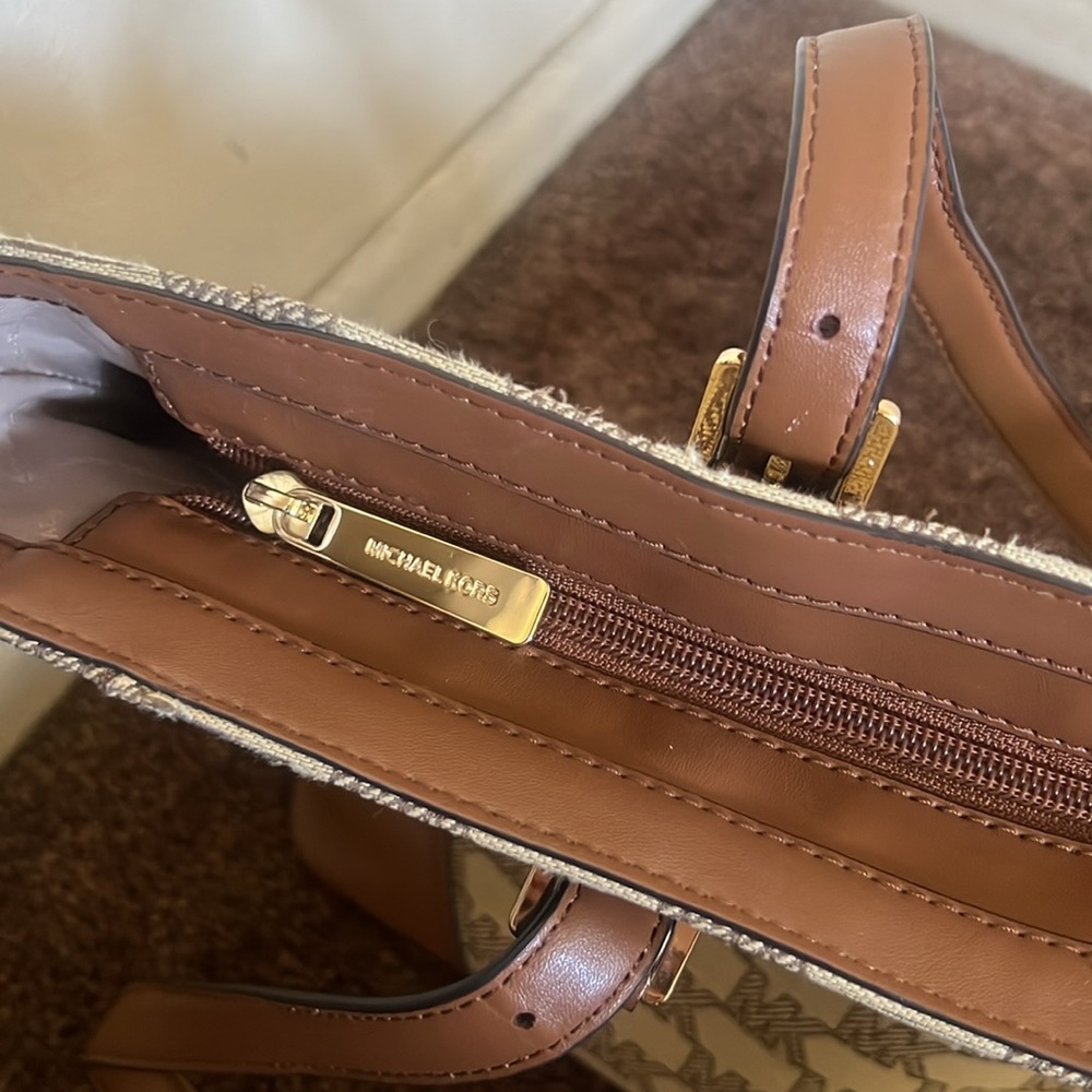 Michael Kors bag - Picture 3 of 4